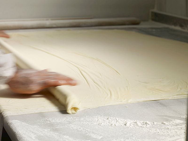 Hazır Yufkayla El Açması Tadında Börek Nasıl Yapılır?
