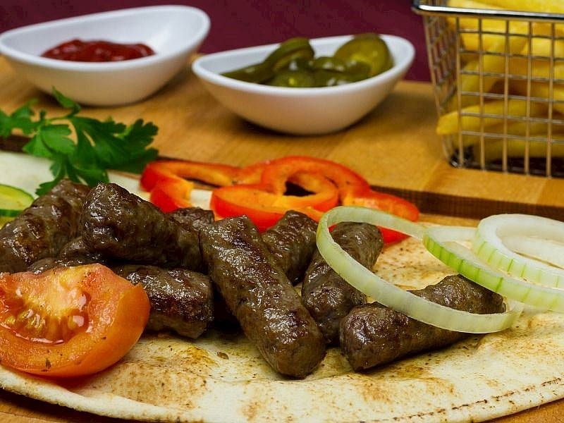 İnegöl Köftesi Malzemeleri Nelerdir? 