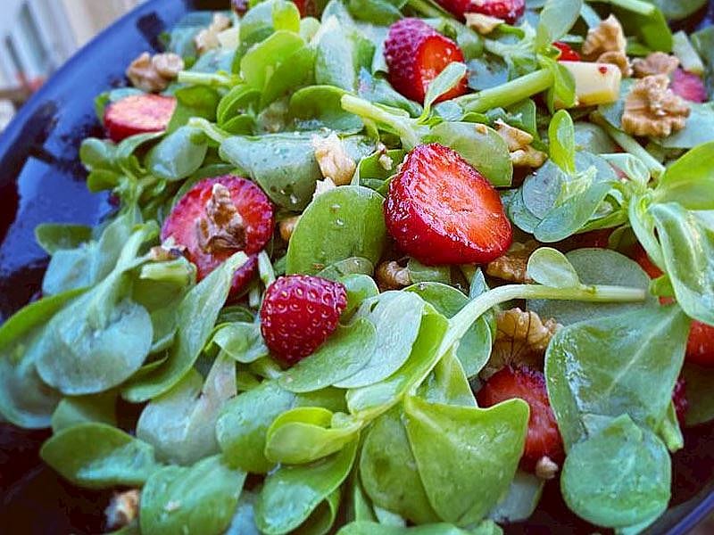 Kahvaltıda Semizotu Salatası Nasıl Yapılır?