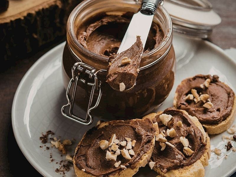 Kahvaltılık Sürme Çikolata Nasıl Yapılır? 