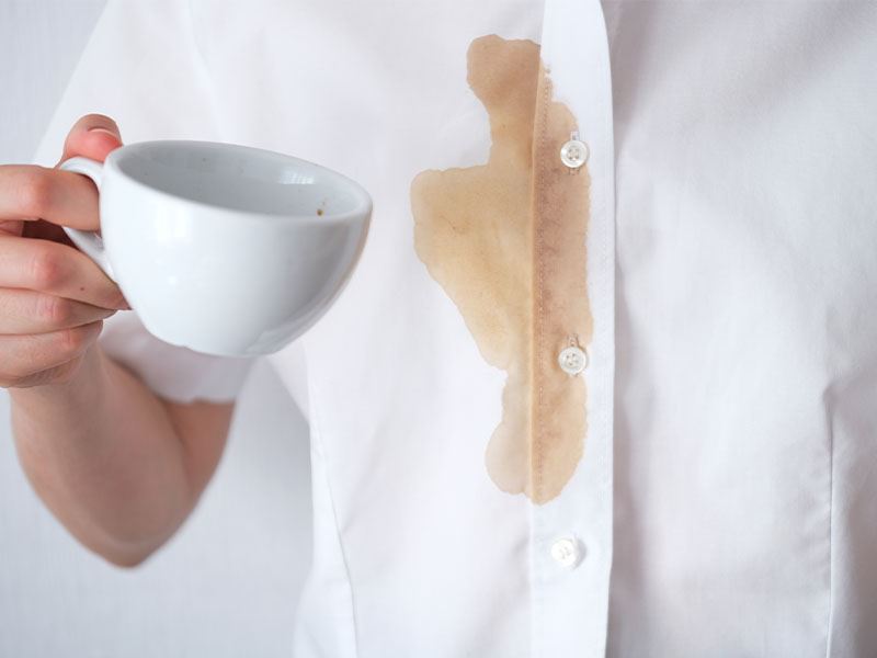 Kahve Lekesini İz Bırakmadan Çıkarmanın 5 Yöntemi