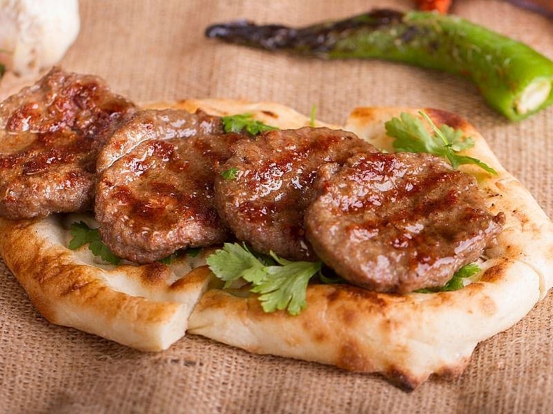 Kasap Köftenin İçine Ne Konur?