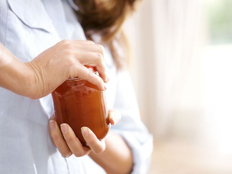 Kavanoz Kapaklarını Saniyeler İçinde Açtıran 8 Yöntem