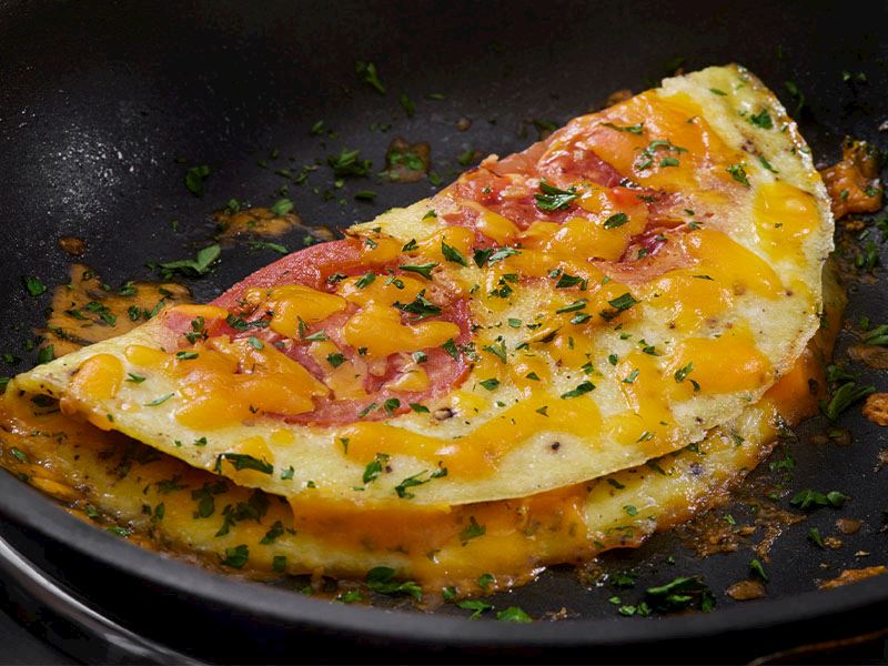 Kavurmalı Omlet Nasıl Yapılır?