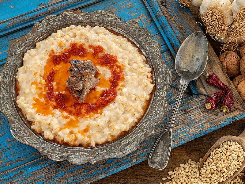 Keşkek Pişirirken Dibine Tutmaması İçin Ne Yapmalı?