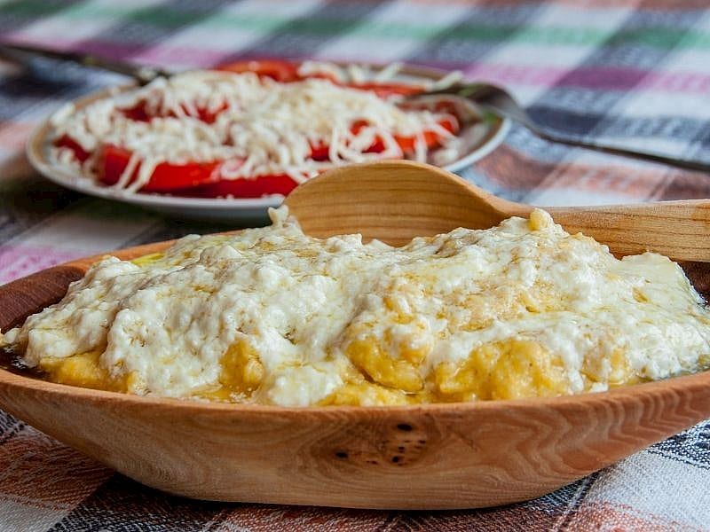 Kıvamı Tam Tutan Kaçamak Yemeği Nasıl Pişirilir?  