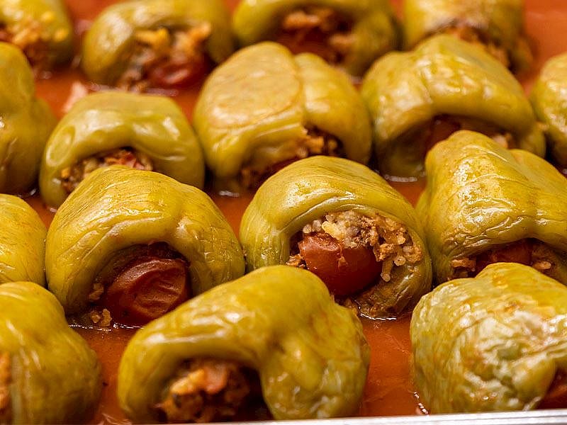 Kıymalı Biber Dolmasına Salça Konur Mu?