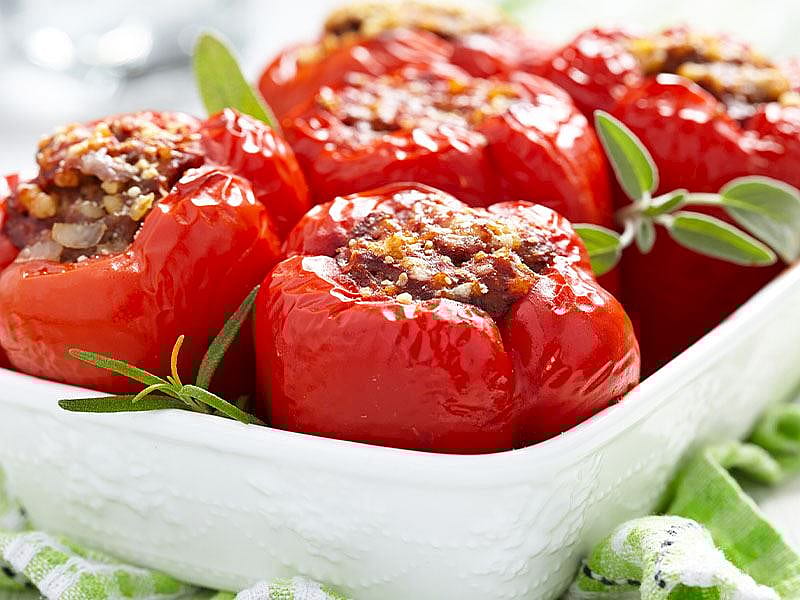 Kıymalı Biber Dolmasına Sarımsak Konur Mu?