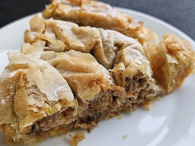 Kıymalı Böreğe Salça Konulur Mu?