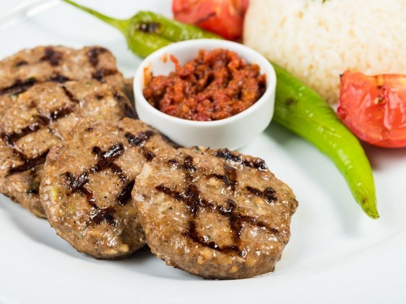 Köftenin Yumuşak Ve Sulu Olması İçin Ne Yapılır?