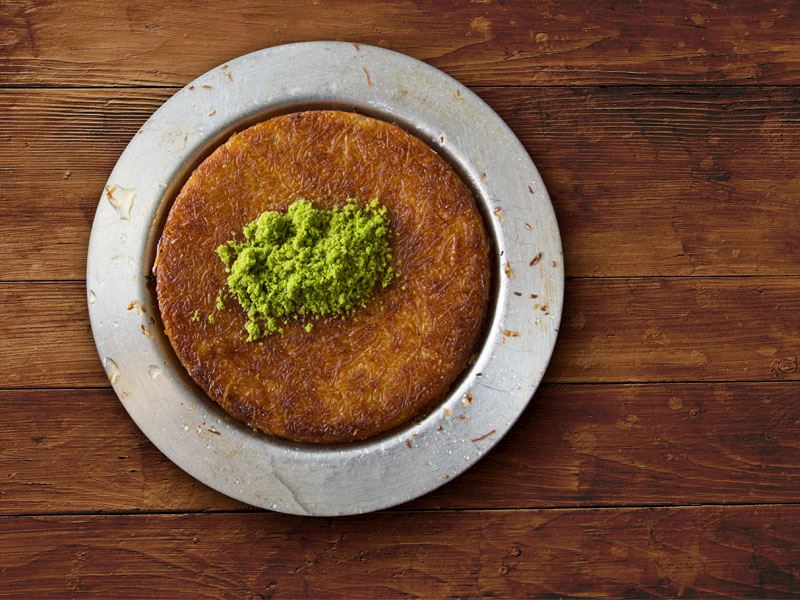 Künefenin Kızarması İçin Ne Sürülür?