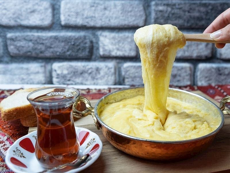 Kuymak İçine Sıcak Su Mu Konur, Soğuk Su Mu?