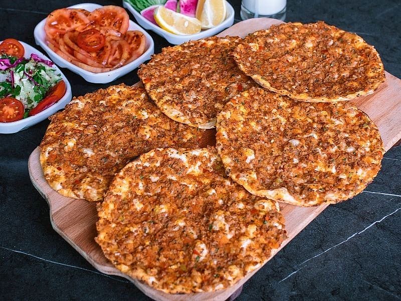 Lahmacun Harcına Su Konur Mu?