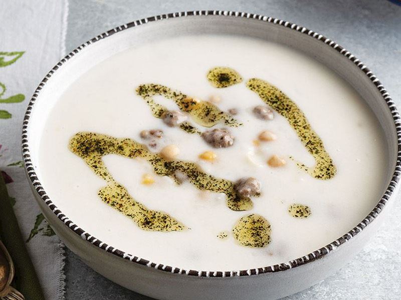 Lebeniye Çorbası Nasıl Yapılır, Terbiyesine Yumurta Konur Mu?