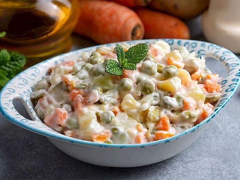 Makarna Salatasına Yağ Koyulur Mu?