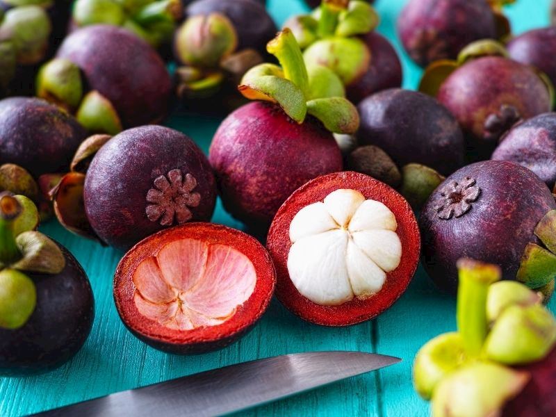 Mangosteen Meyvesi Nedir, Nasıl Yenir?