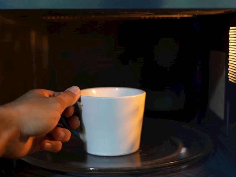 Mikrodalga Kullanarak Bir Fincan Çay Nasıl Yapılır?