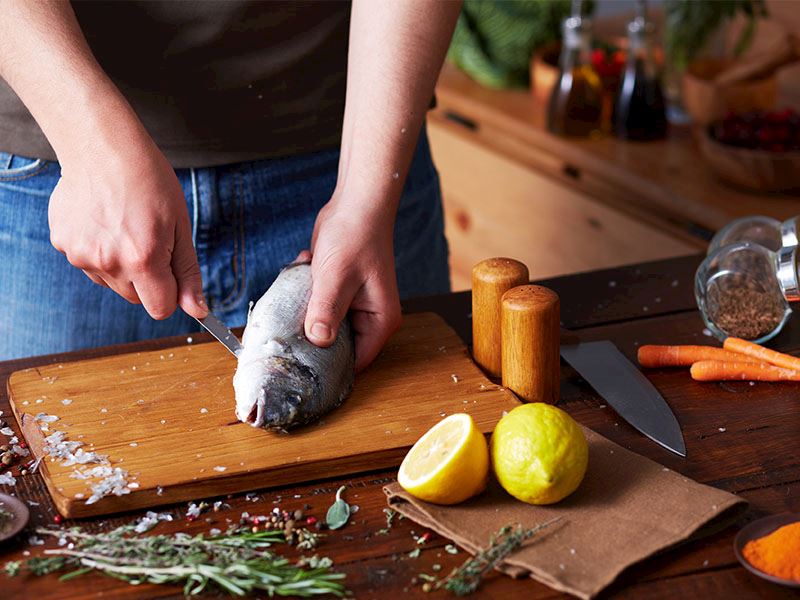 Mutfağı Batırmadan Balık Temizlemek İçin 4 Tüyo