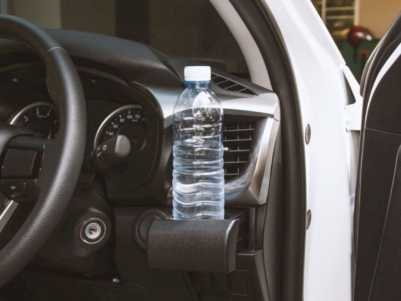 Neden Arabada Plastik Su Şişesi Bırakmamalısınız?
