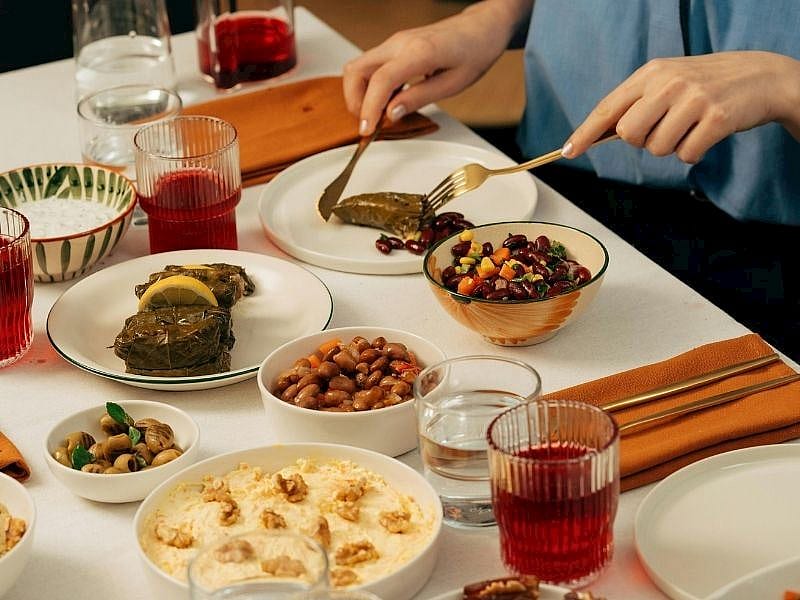 Önceden Hazırlanabilen İftar Yemekleri: Ramazan’ı Kolaylaştıran Liste