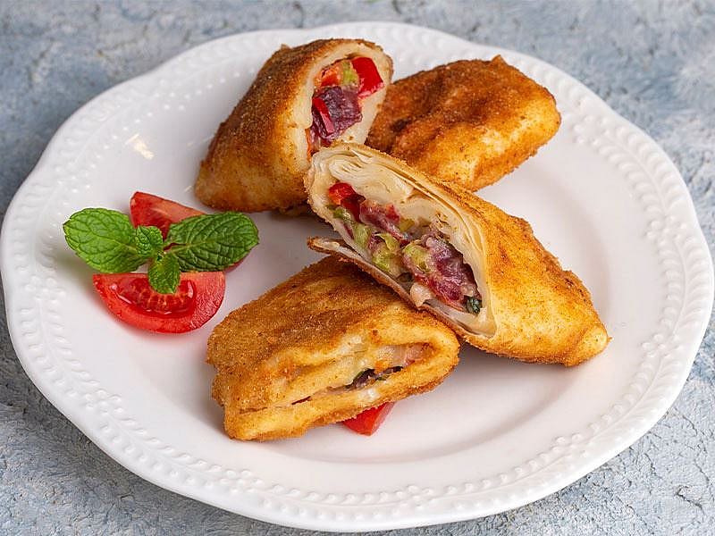 Paçanga Böreğine Yumurta Sürülür Mü?