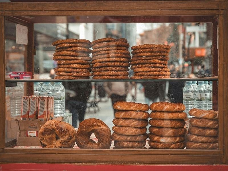 Pastane Simidi İle Sokak Simidi Arasındaki Farklar Nelerdir?