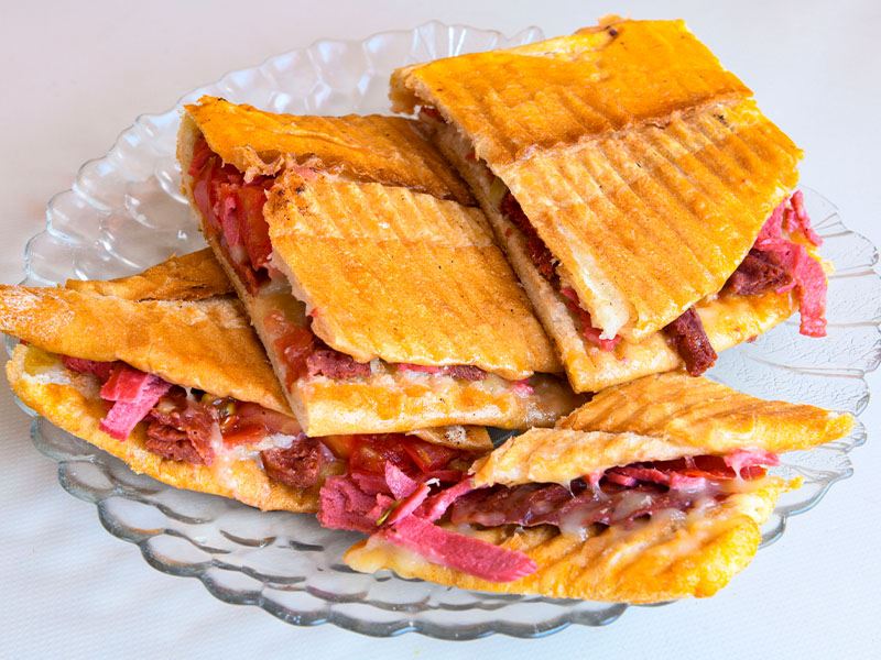 Pastırmalı Tost Yapmak İçin 3 Tüyo