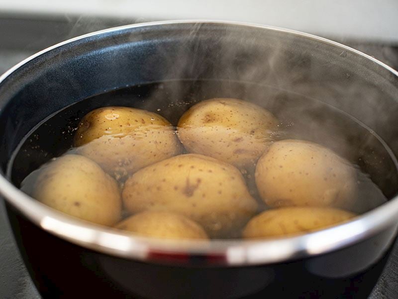 Patates Haşlarken Kararmaması İçin Ne Yapmalı?