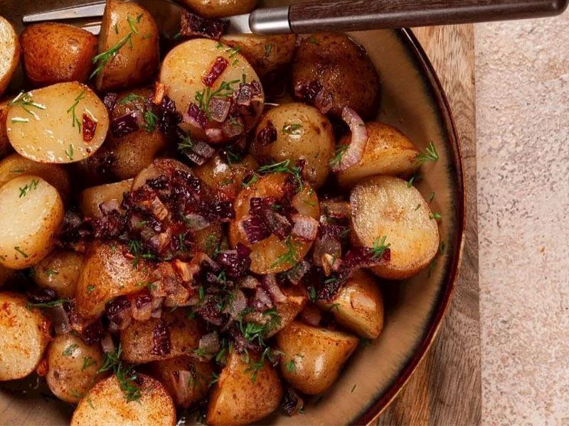 Patates Kavurmasına Yumurta Kırılır Mı?