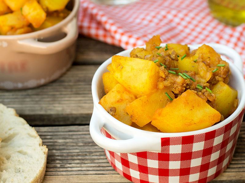 Patates Yemeğinin Yanına Ne Gider? Patates Yemeğinin Yanına Yapabileceğiniz 10 Tarif