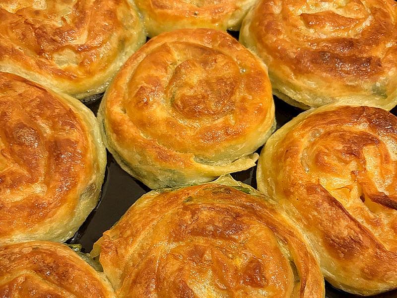 Patatesli Börek Pişirmeden Dolapta Bekler Mi?