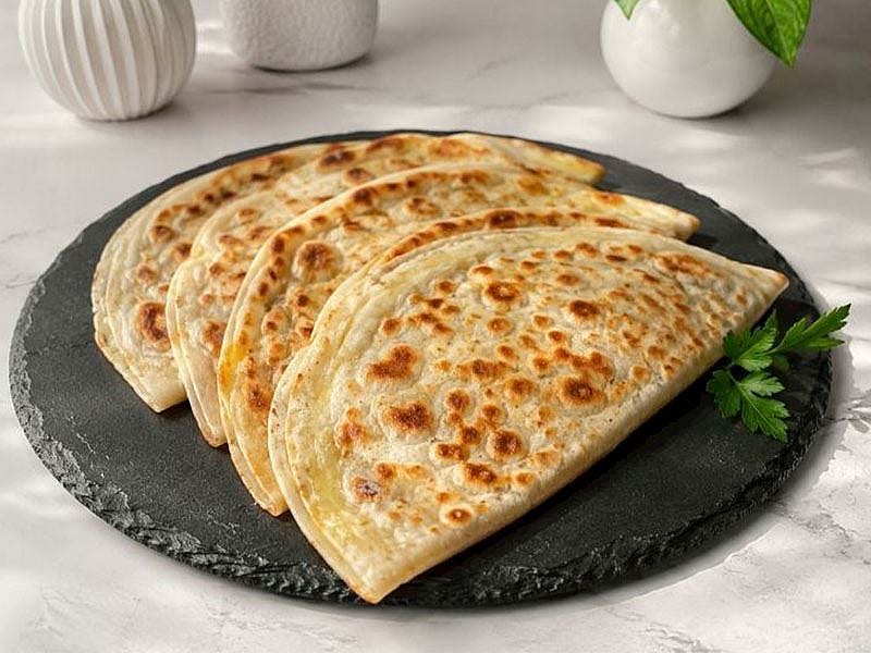 Patatesli Gözlemenin Yanına Ne Gider?