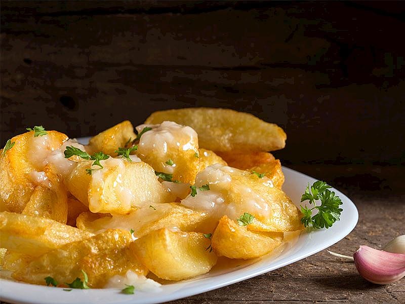 Patatesli Yumurtanın Yanına Ne Gider?