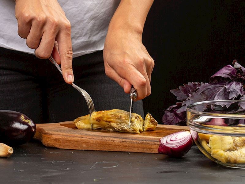 Patlıcan Fırında Közlenirken Delinir Mi?