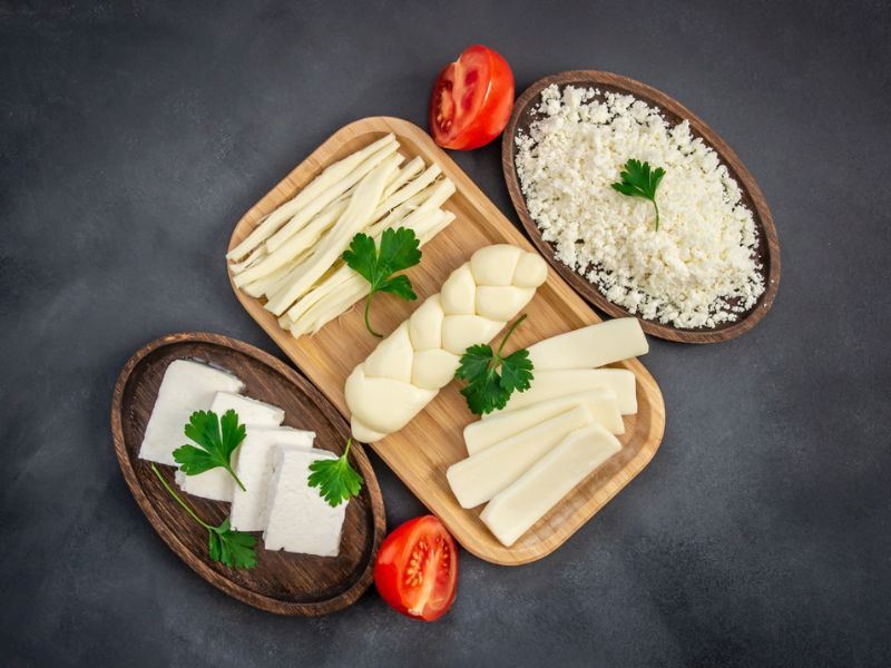 Peynir Yerken Herkesin Yaptığı 7 Önemli Hata