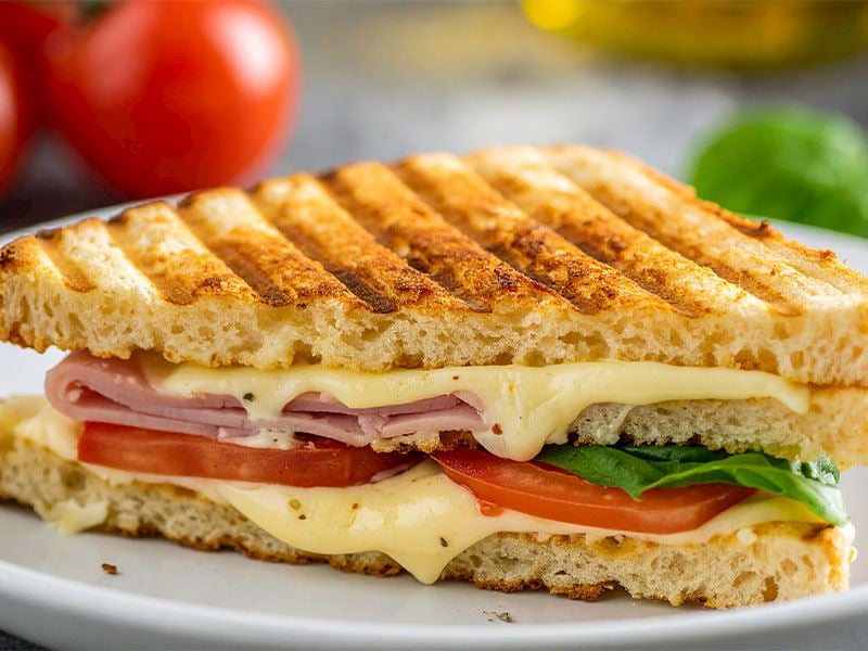 Peynirli Domatesli Tost Yapmanın Tek Tüyosu Buymuş