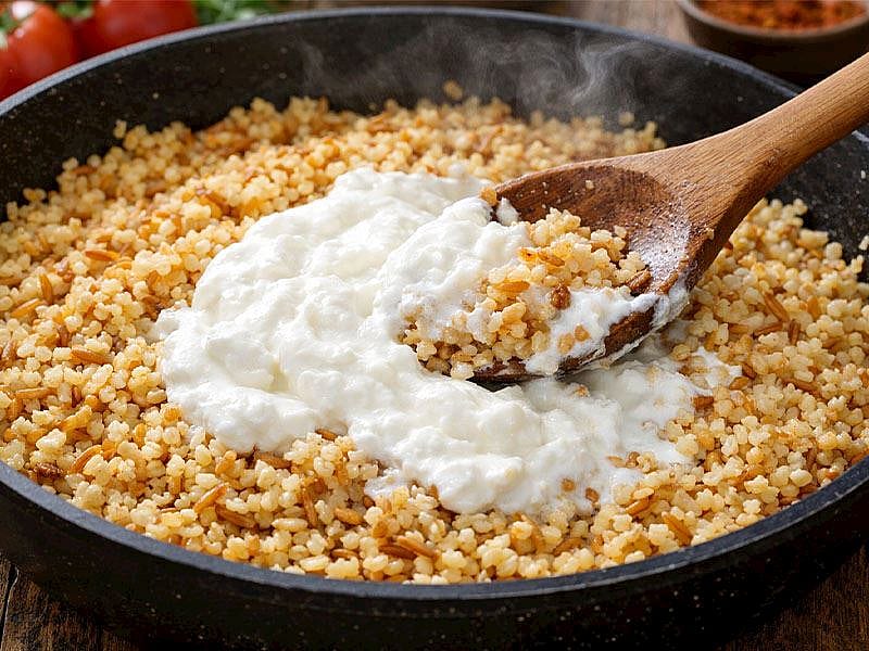 Pilavı Tane Tane Yapan Yoğurt Hilesi