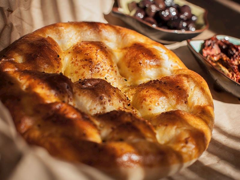 Ramazan Pidesi Hamuruna Ne Katılır?