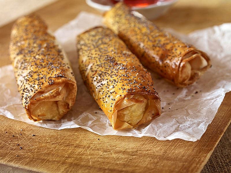 Rulo Börek Dilimlenirken Dağılmaması İçin Ne Yapılır?