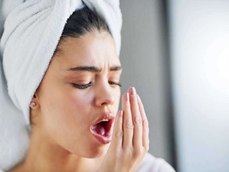 Sabahları Ağız Kokusu Neden Olur?