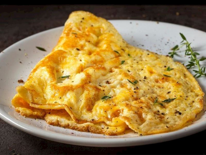 Sade Yumurtalı Omlet Nasıl Yapılır?