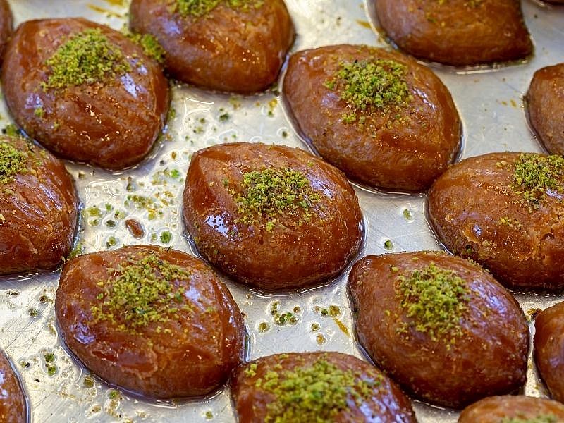 Şekerpare İrmikli Mi Olur, İrmiksiz Mi?