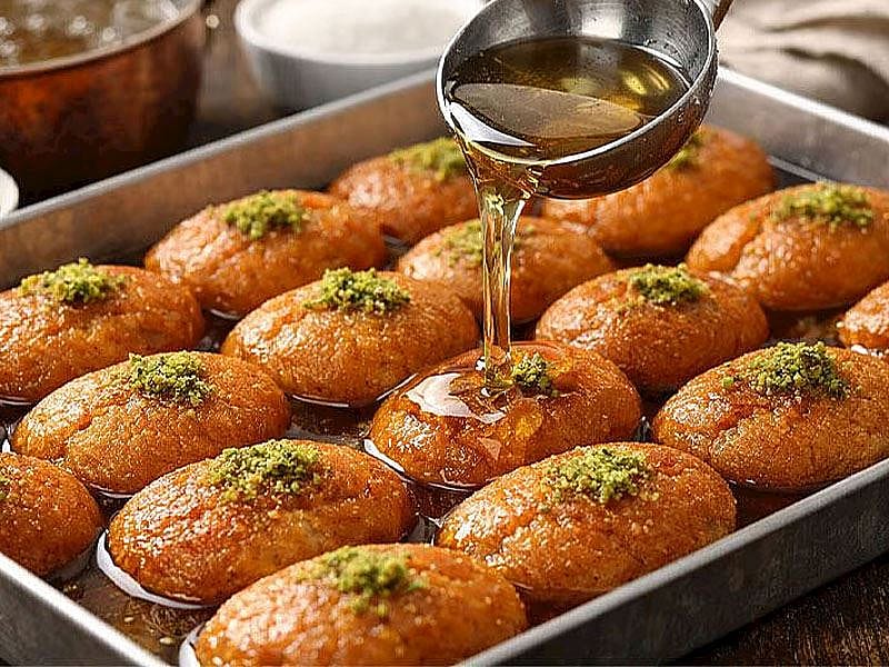 Şekerparenin Şerbeti Dökülünce Üstü Kapatılır Mı?