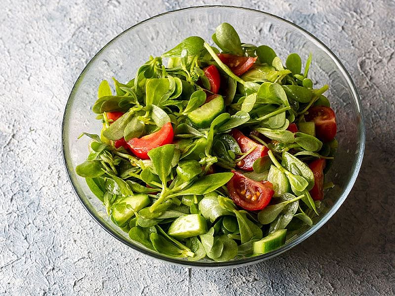 Semizotu Salatasının İçine Ne Konur?
