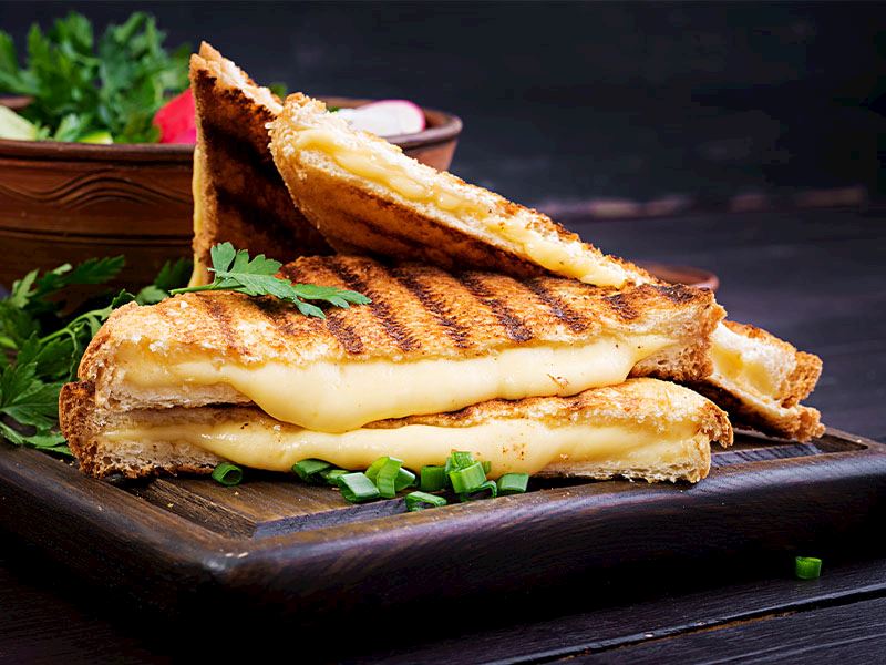 Sıcacık ve Çıtır Kaşarlı Tost İçin Sadece 2 Noktaya Dikkat