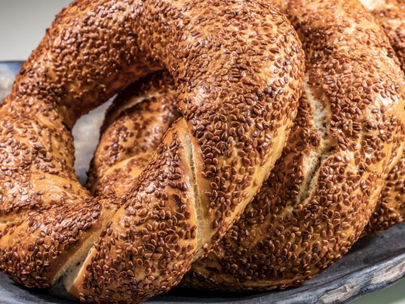 Simit Hamurunda Süt Var Mı?