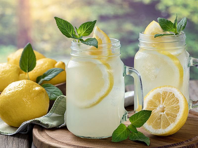 Sizi Çocukluğunuza Götürecek Nefis Limonata Tarifi