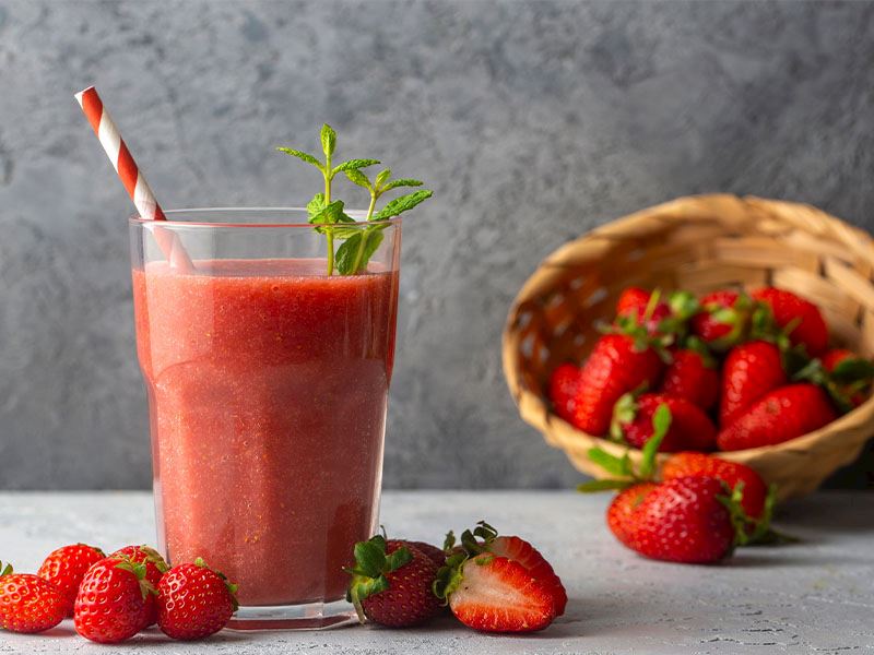 Smoothie'ye Süt Konur Mu?