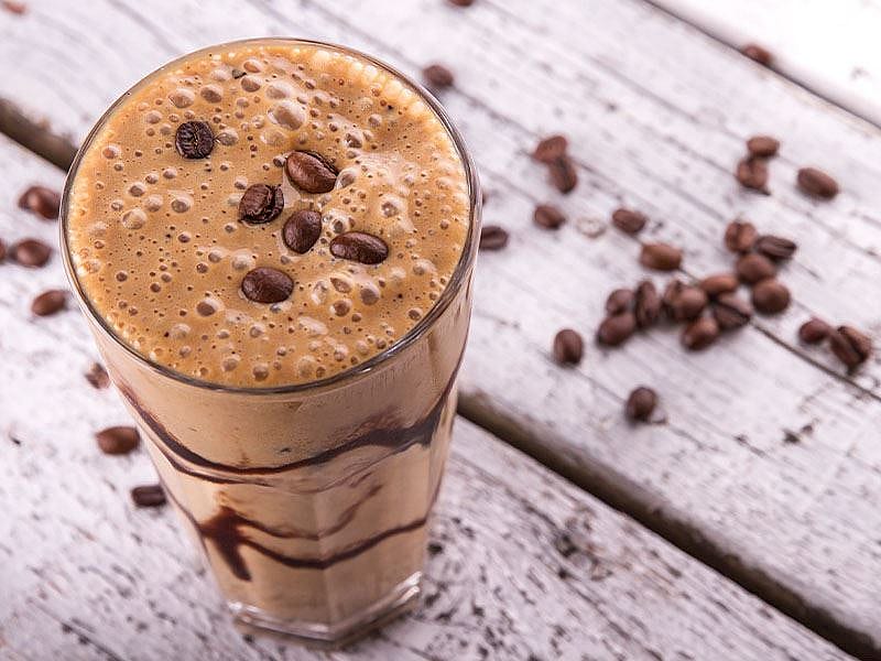 Soğuk Kahveye Süt Yerine Ne Konur?