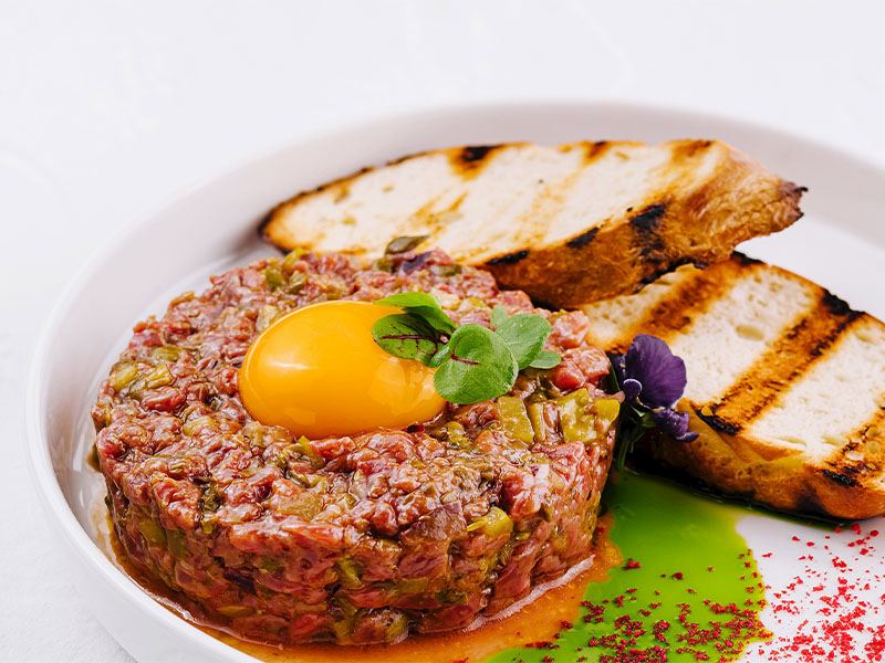 Steak Tartare Nasıl Yenir?